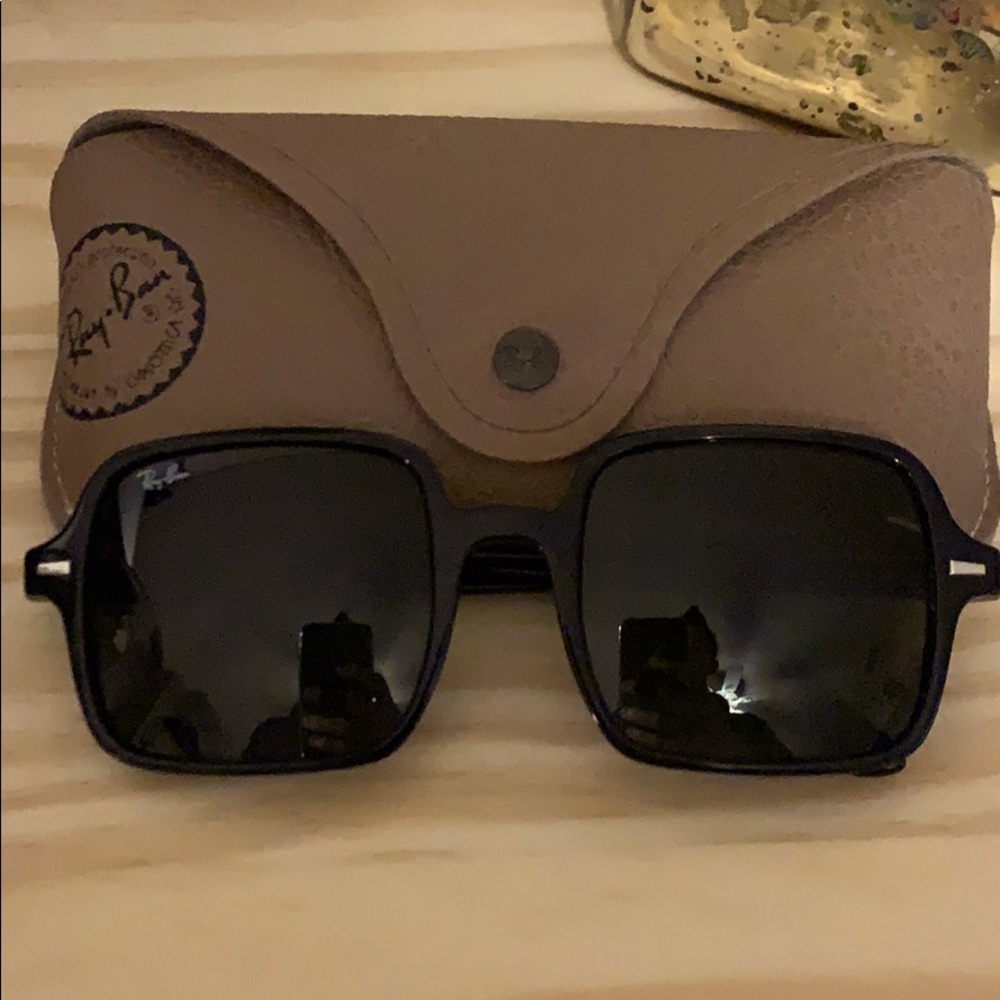 Super fun RAY-BANS!!